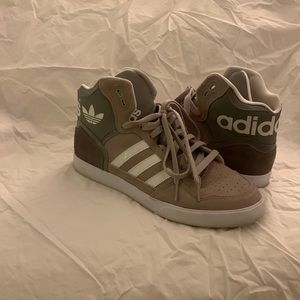Grey Adidas high top tennis shoes